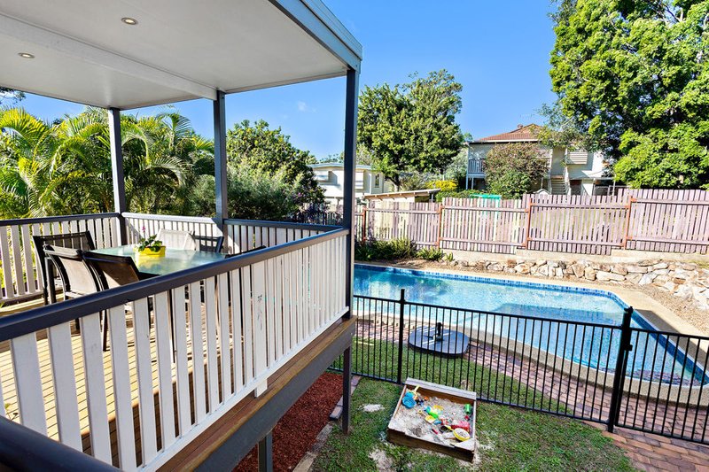 Photo - 17 Cestrum Street, Arana Hills QLD 4054 - Image 14