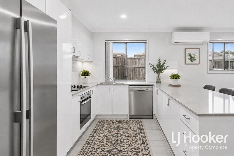 Photo - 17 Chalk Street, Yarrabilba QLD 4207 - Image 6