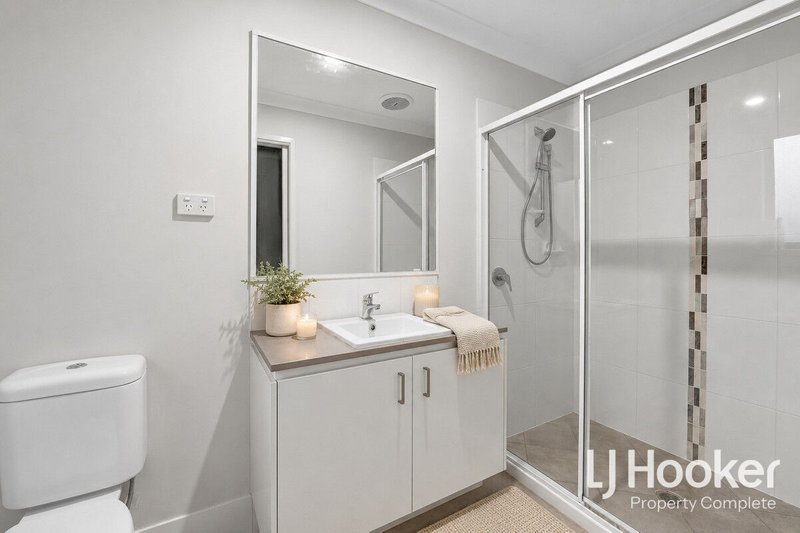 Photo - 17 Chalk Street, Yarrabilba QLD 4207 - Image 8