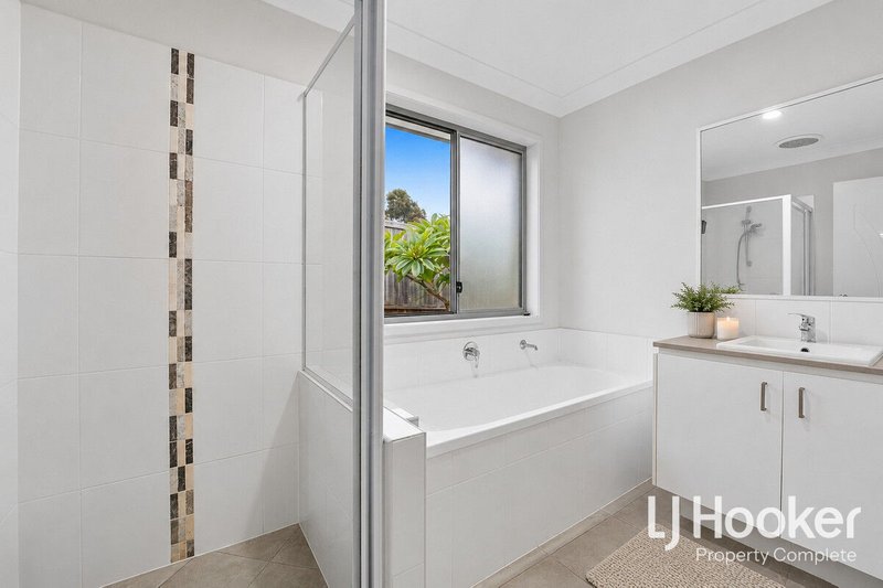 Photo - 17 Chalk Street, Yarrabilba QLD 4207 - Image 10