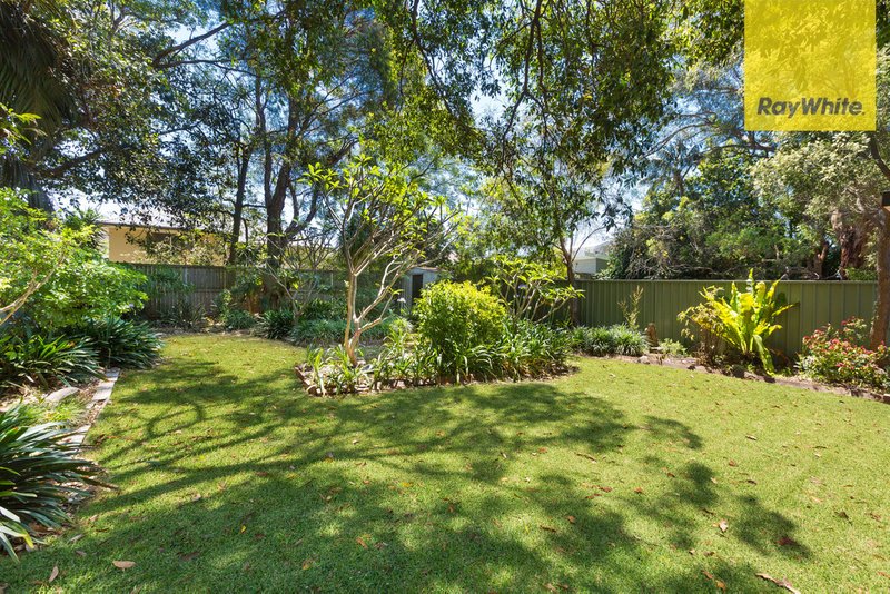 Photo - 17 Chamberlain Avenue, Caringbah NSW 2229 - Image 4