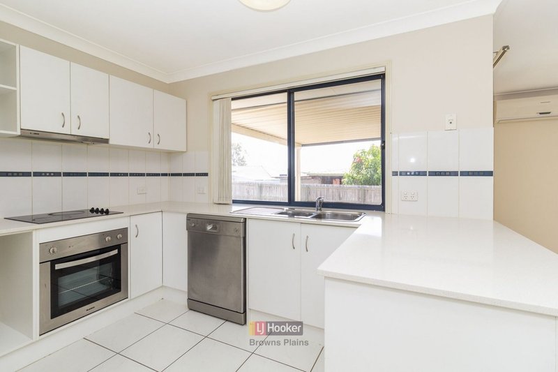 Photo - 17 Chams Street, Marsden QLD 4132 - Image 4