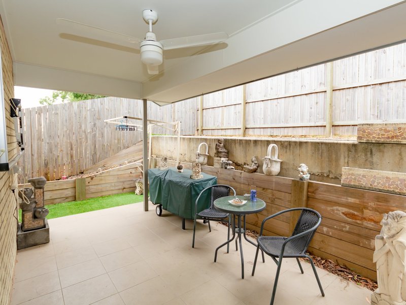 Photo - 17 Chandon Court, Hillcrest QLD 4118 - Image 11