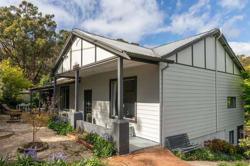 Photo - 17 Charlick Road, Crafers West SA 5152 - Image 1