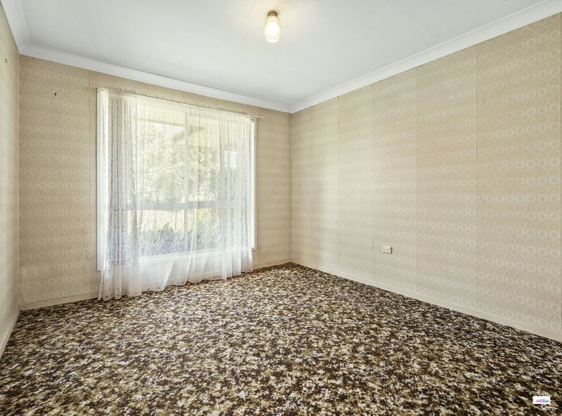Photo - 17 Chilcote Street, North Toowoomba QLD 4350 - Image 6