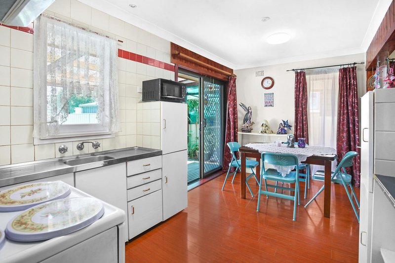 Photo - 17 Chisholm Street, Shellharbour NSW 2529 - Image 3