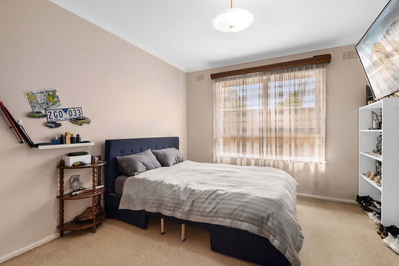 Photo - 17 Cleary Court, Clayton South VIC 3169 - Image 5