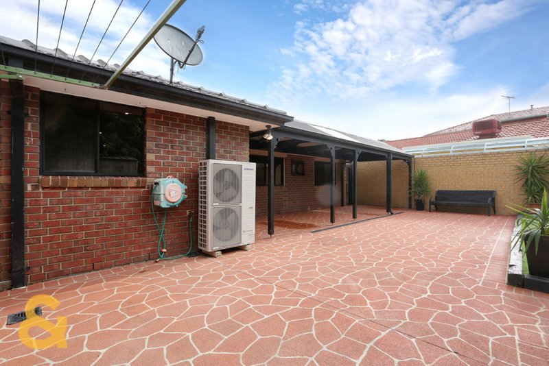 Photo - 17 Cleeland Court, Roxburgh Park VIC 3064 - Image 8