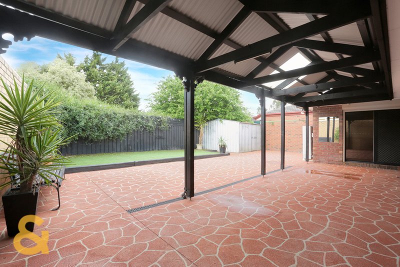 Photo - 17 Cleeland Court, Roxburgh Park VIC 3064 - Image 9