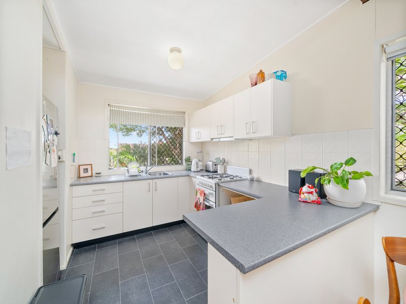Photo - 17 Clegg Parade, Newmarket QLD 4051 - Image 3