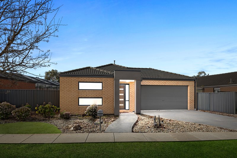 17 Clematis Crescent, Manor Lakes VIC 3024