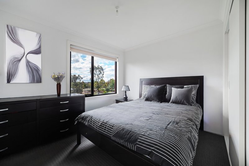 Photo - 17 Clendon Way, Craigieburn VIC 3064 - Image 10