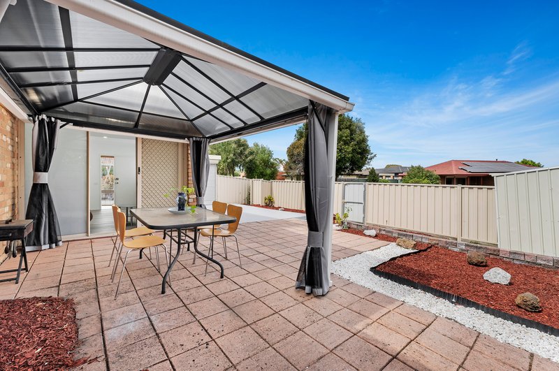 Photo - 1/7 Clifford Close, Mill Park VIC 3082 - Image 7