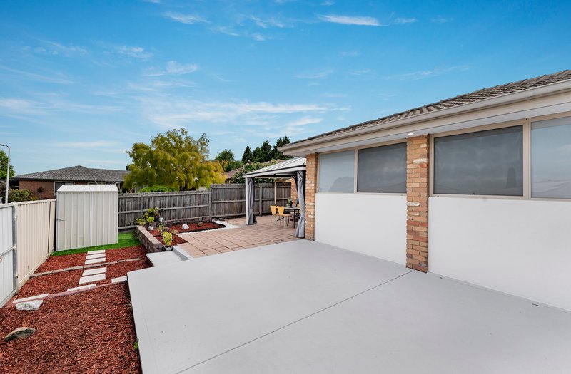 Photo - 1/7 Clifford Close, Mill Park VIC 3082 - Image 8