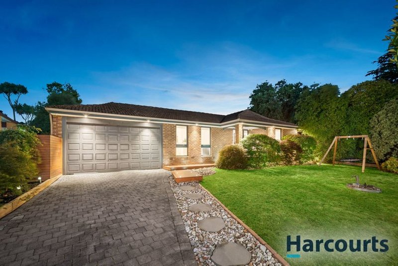 17 Cloverlea Drive, Wantirna VIC 3152