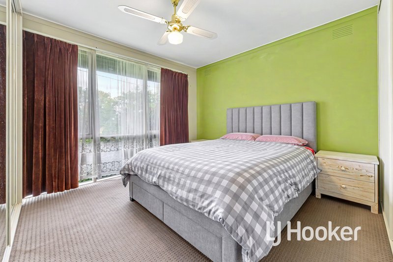 Photo - 17 Cloverset Avenue, Narre Warren VIC 3805 - Image 11