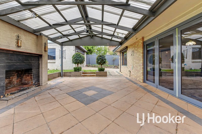 Photo - 17 Cloverset Avenue, Narre Warren VIC 3805 - Image 15