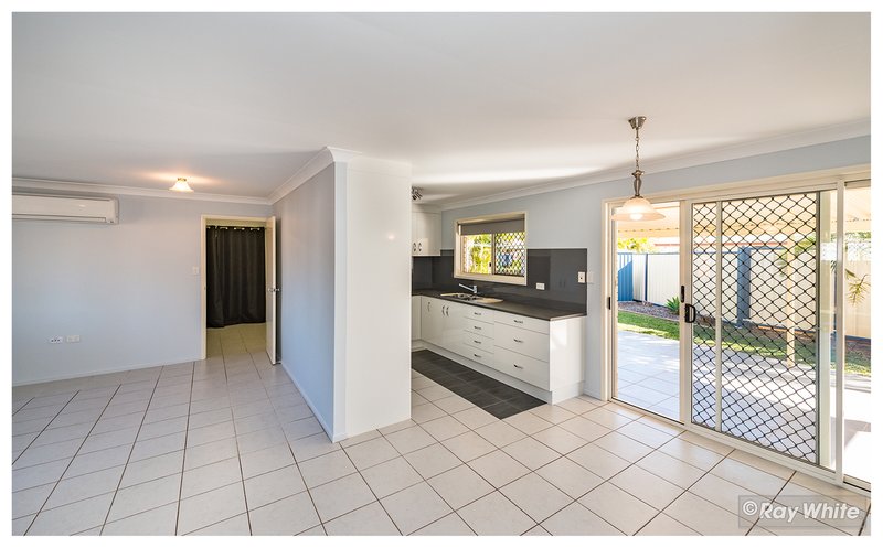 Photo - 17 Col Crescent, Parkhurst QLD 4702 - Image 7