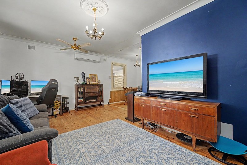 Photo - 17 Collins Street, Elizabeth Downs SA 5113 - Image 2