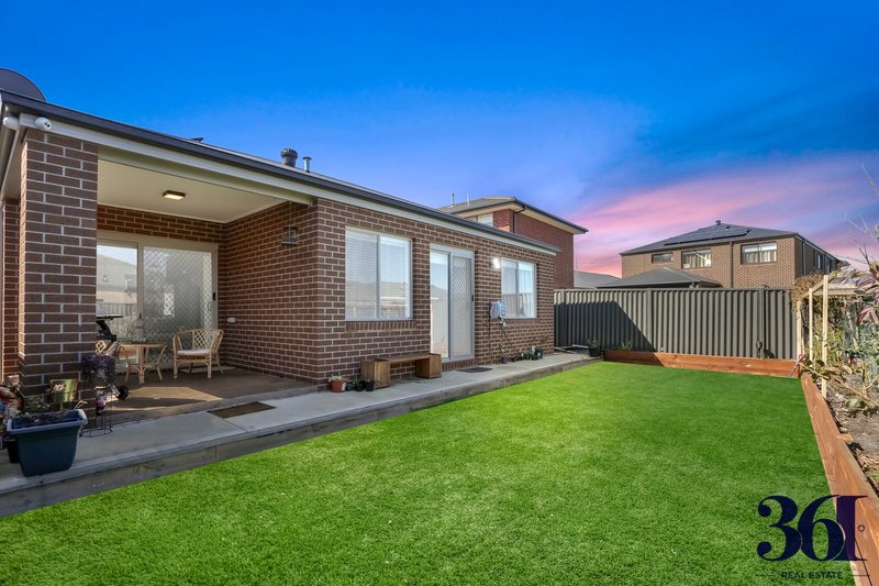 Photo - 17 Colosseum Drive, Strathtulloh VIC 3338 - Image 16