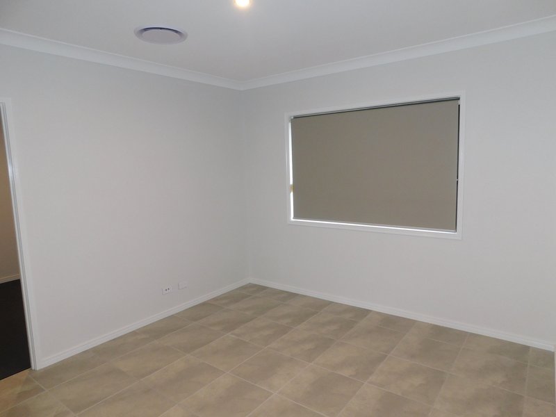 Photo - 17 Comanche Street, Newport QLD 4020 - Image 6