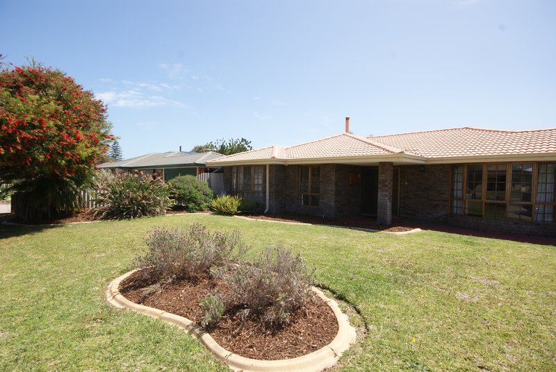 Photo - 17 Concordia Way, Rockingham WA 6168 - Image 2