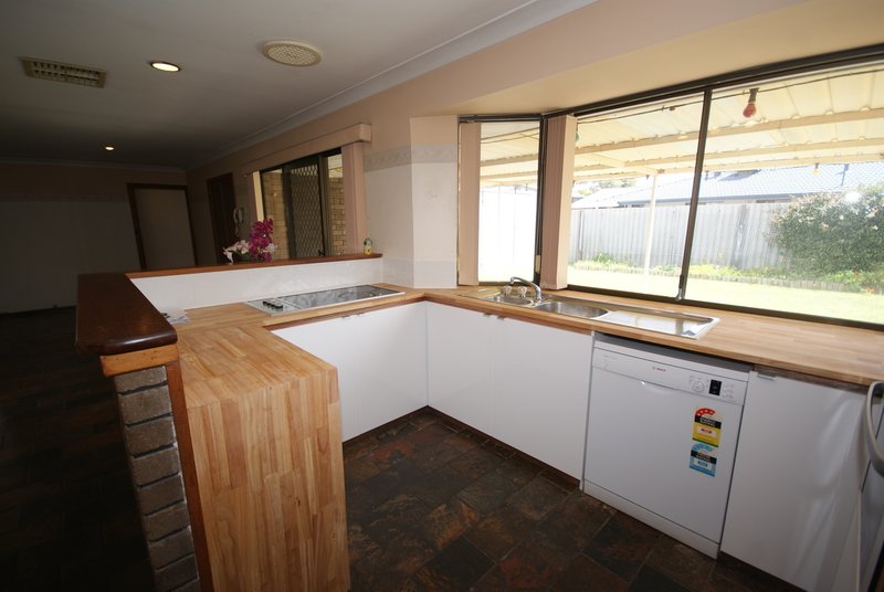 Photo - 17 Concordia Way, Rockingham WA 6168 - Image 4