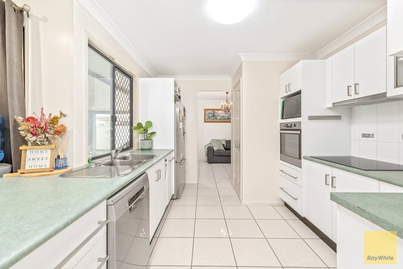 Photo - 17 Cook Close, Emerald QLD 4720 - Image 8