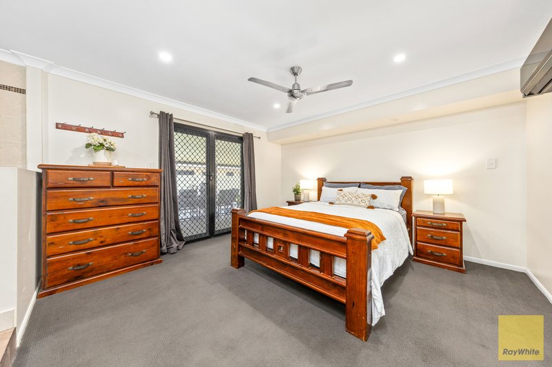Photo - 17 Cook Close, Emerald QLD 4720 - Image 9