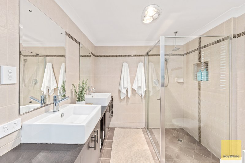 Photo - 17 Cook Close, Emerald QLD 4720 - Image 11