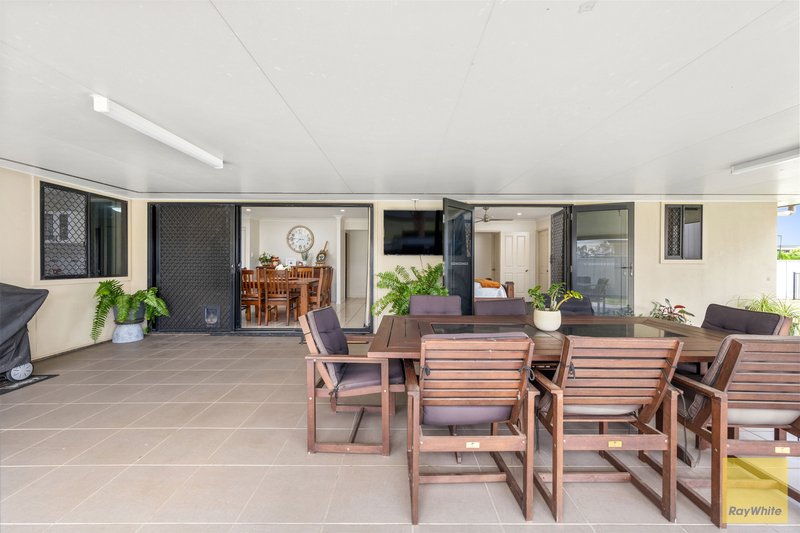 Photo - 17 Cook Close, Emerald QLD 4720 - Image 25