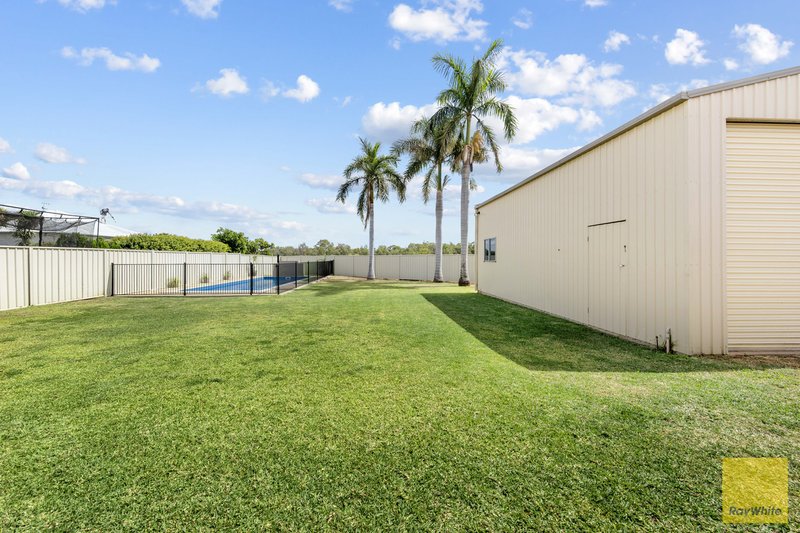 Photo - 17 Cook Close, Emerald QLD 4720 - Image 30