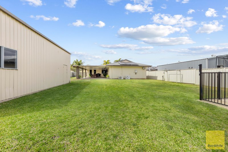 Photo - 17 Cook Close, Emerald QLD 4720 - Image 31