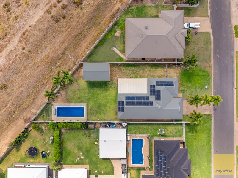 Photo - 17 Cook Close, Emerald QLD 4720 - Image 32