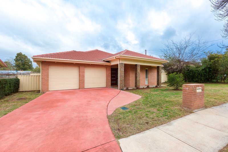 Photo - 17 Coolibah Street, O'Connor ACT 2602 - Image 2