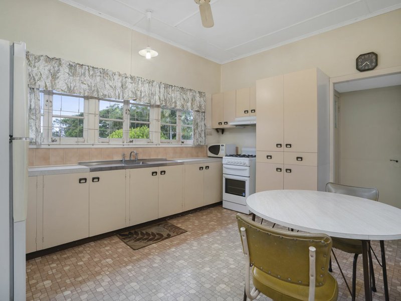 Photo - 17 Cormack Street, Sherwood QLD 4075 - Image 8