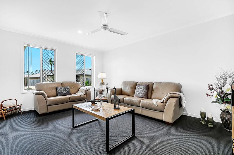 Photo - 17 Cormorant Court, Kawungan QLD 4655 - Image 3