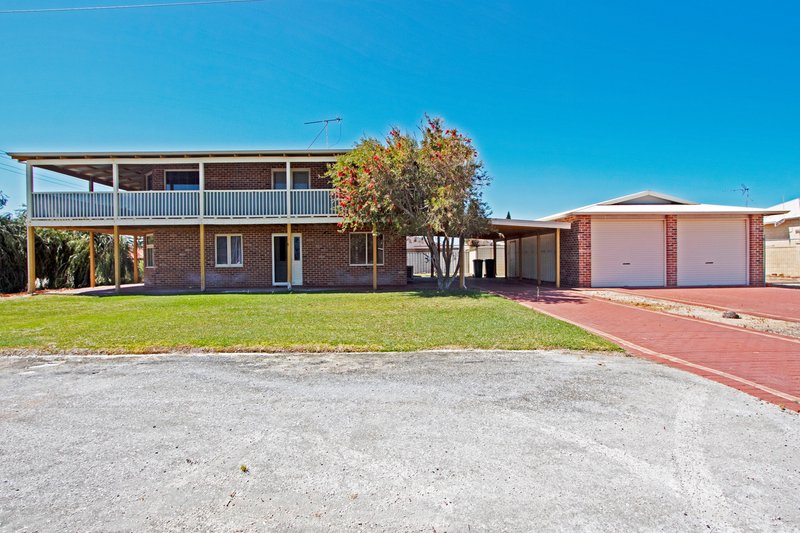 17 Coubrough Place, Jurien Bay WA 6516