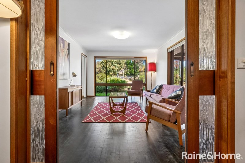 Photo - 17 Coulthard Street, Castlemaine VIC 3450 - Image 2