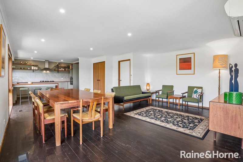 Photo - 17 Coulthard Street, Castlemaine VIC 3450 - Image 8