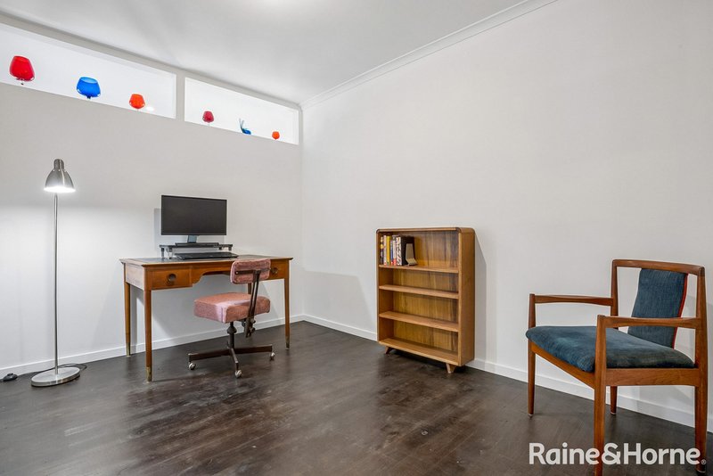 Photo - 17 Coulthard Street, Castlemaine VIC 3450 - Image 11