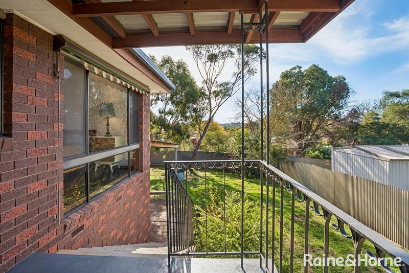Photo - 17 Coulthard Street, Castlemaine VIC 3450 - Image 15