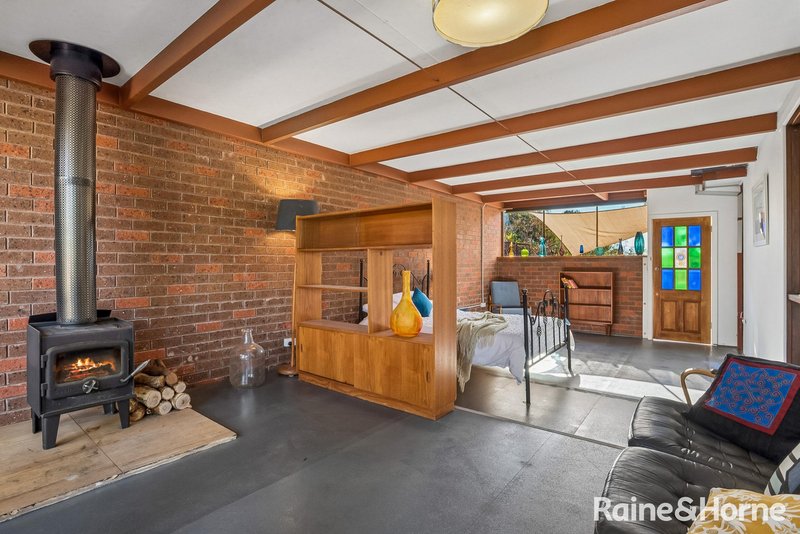 Photo - 17 Coulthard Street, Castlemaine VIC 3450 - Image 16