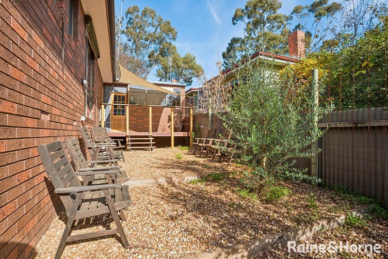 Photo - 17 Coulthard Street, Castlemaine VIC 3450 - Image 18