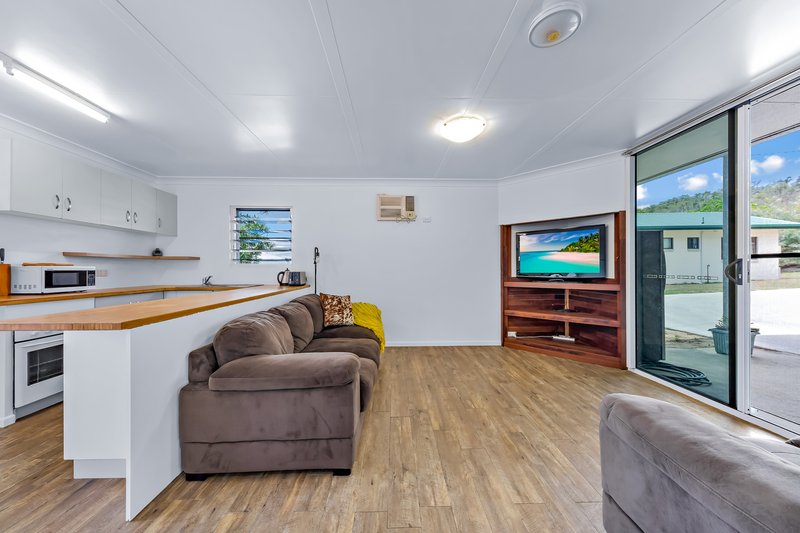 Photo - 17 Cowry Crescent, Dingo Beach QLD 4800 - Image 3