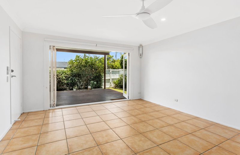 Photo - 1/7 Craft Court, Miami QLD 4220 - Image 3