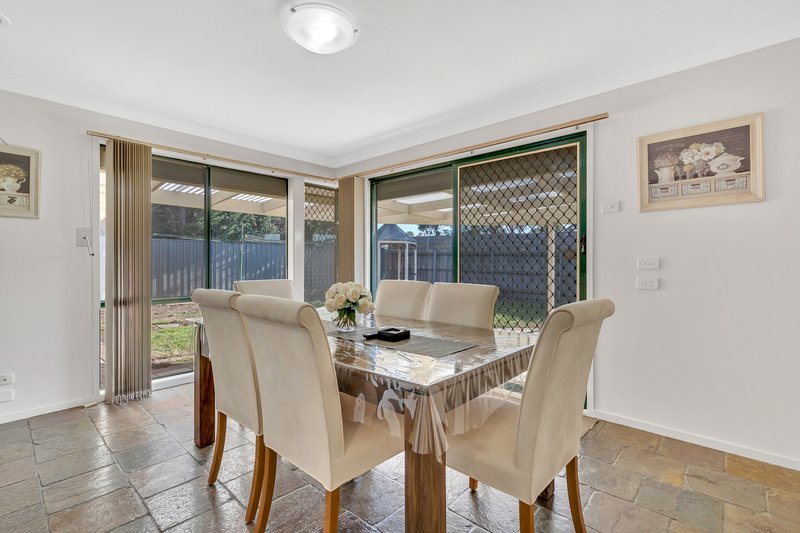 Photo - 17 Crespin Place, Roxburgh Park VIC 3064 - Image 8