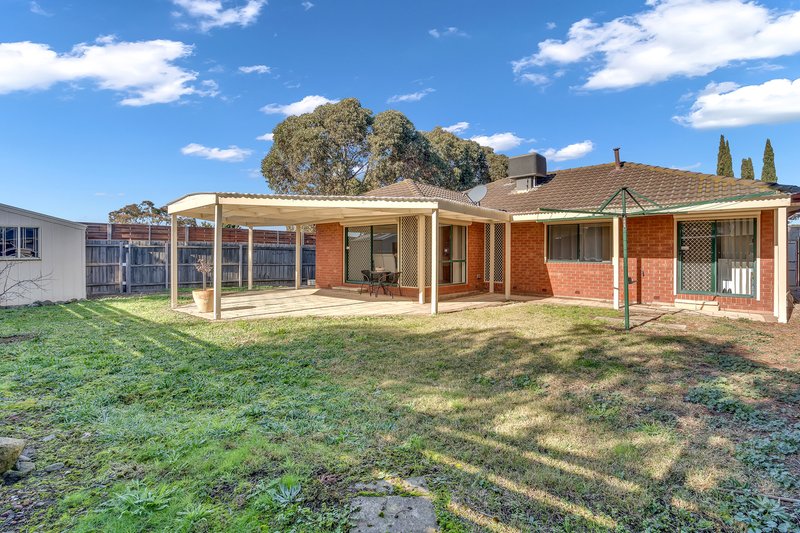 Photo - 17 Crespin Place, Roxburgh Park VIC 3064 - Image 17