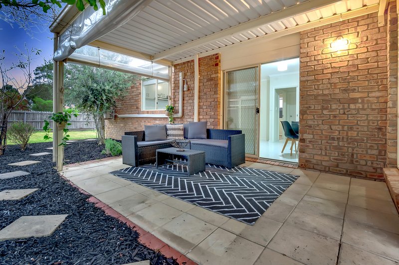 Photo - 17 Creswick Court, Roxburgh Park VIC 3064 - Image 17