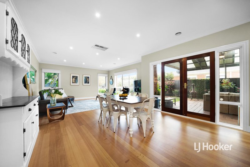 Photo - 17 Creswick Drive, Point Cook VIC 3030 - Image 12